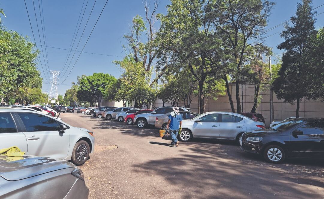El estacionamiento siempre ha sido un problema en el Axe, dijeron asistentes. Foto: de JORGE MEDELLÍN. EL UNIVERSAL