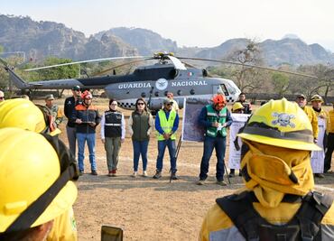 Incendio en Tepoztlán sigue activo; autoridades federales y estatales refuerzan combate aéreo y terrestre