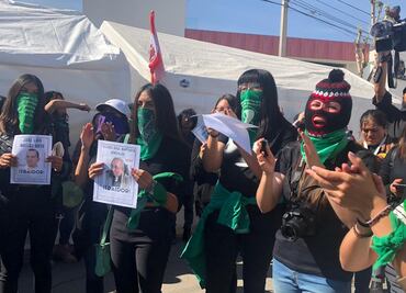 Protestan con cacerolas por el aborto en Congreso de Hidalgo