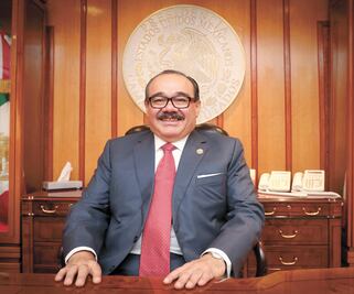 Senadores derrotados regresan a sus escaños