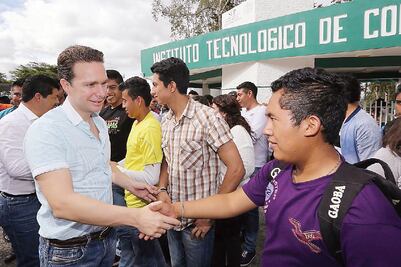 Destaca Velasco Coello avances en educación