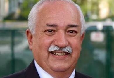 Cónsul mexicano en líos