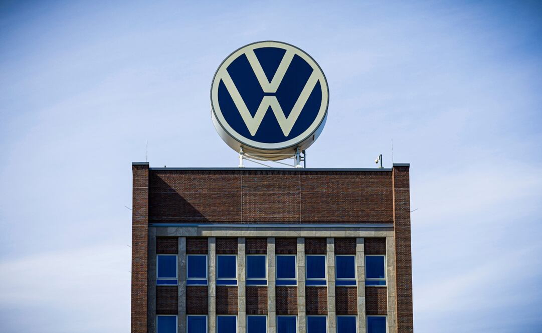 Producción de Volkswagen podría presentar un problema derivado de la crisis de chips. Foto: AP