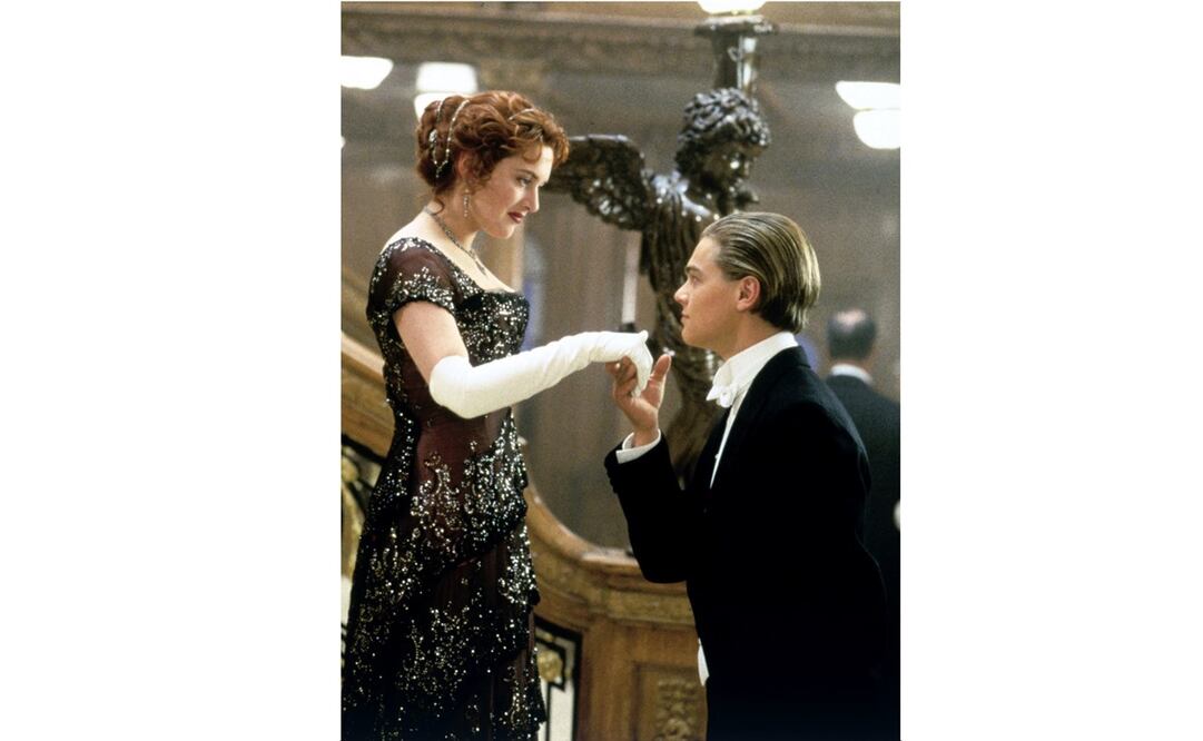 En esta imagen difundida por Paramount Home Entertainment, Kate Winslet y Leonardo DiCaprio aparecen en una escena de "Titanic". Foto: AP / Paramount Pictures