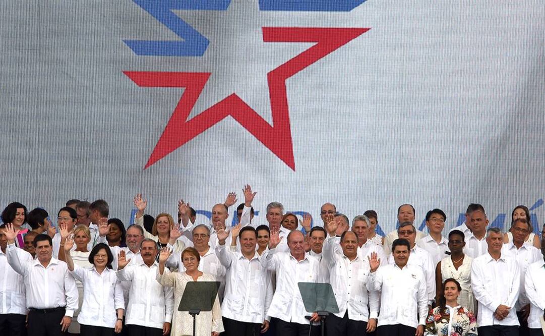 En representación del presidente de México, Enrique Peña Nieto, el secretario de Comunicaciones y Transportes, Gerardo Ruiz Esparza, asistió a la ceremonia de inauguración de la ampliación del Canal de Panamá  (Foto: Especial)