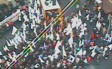 Manifestantes generan complicaciones viales en Donceles