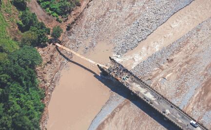 Suman 70 muertos por lluvias en cuatro estados; tienden puentes de ayuda