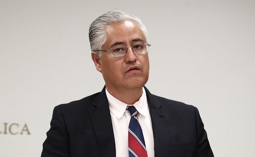 El ex rector de la UAEM, Alejandro Vera Jiménez, se registró como candidato de Nueva Alianza para la gubernatura de Morelos. Foto: Alejandro Acosta / EL UNIVERSAL