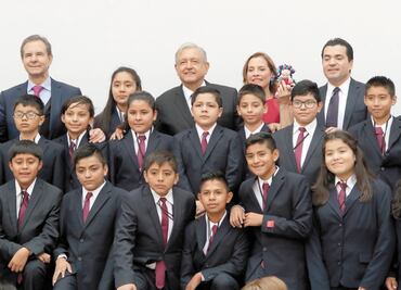 Piden estudiantes apoyo a Presidente para cumplir metas