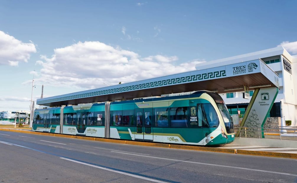 La población considera que el tren ligero fue un gasto innecesario y muy caro; la gente no lo usa. Foto: Valente Rosas / EL UNIVERSAL