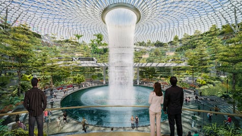 Robots mayordomos y escaneo facial en los aeropuertos