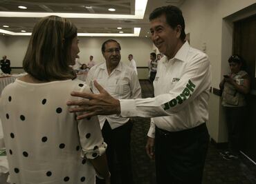 Vergüenza le debería dar a FCH apoyar a corruptos: Héctor Yunes