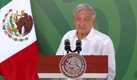 PAN no le tiene amor al pueblo votó en contra de becas para estudiantes, acusa AMLO