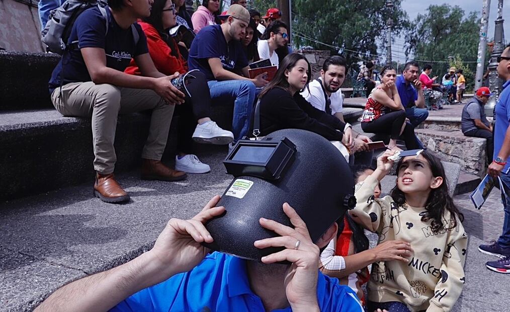 Imagen ilustrativa de cómo se vivió el eclipse solar en Guanajuato. Foto: Berenice Fregoso/EL UNIVERSAL.