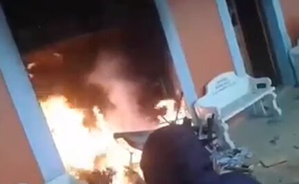 Inconformes incendian Palacio Municipal de Chignautla, Puebla