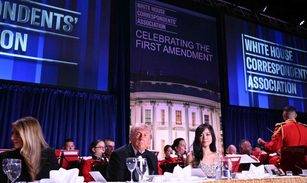 El presidente de Estados Unidos, Donald Trump, durante la cena de asociación de corresponsales de la Casa Blanca. Foto: Mandel Ngan / AFP