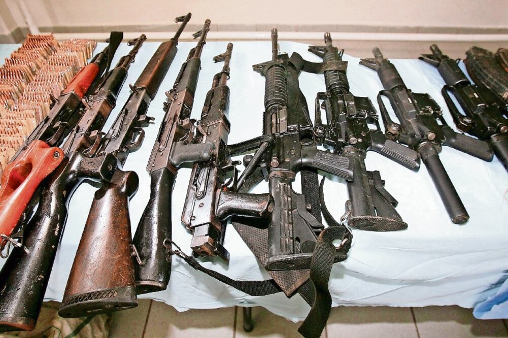 Modificaciones. Se impondrá una sanción a la falsificación de los registros o de los permisos para realizar la fabricación o venta de armas de fuego (ARCHIVO´. EL UNIVERSAL)