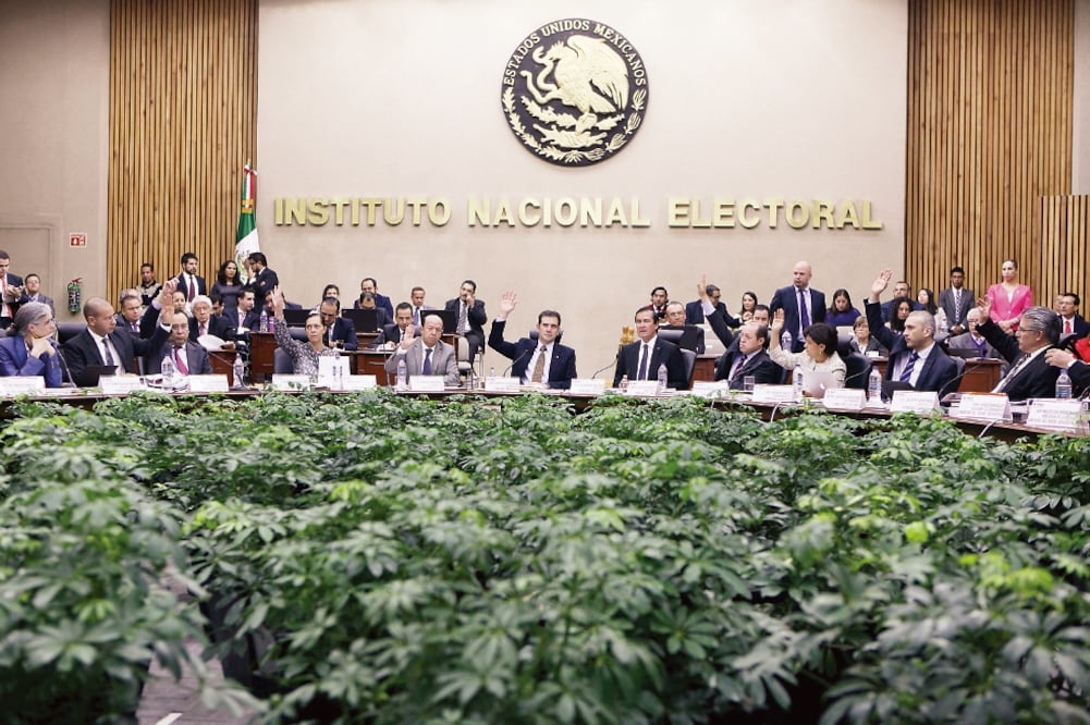 El INE ya indaga desde abril pasado otra queja, en la que se denunció presunta afiliación masiva y corporativa al PAN en el estado de Puebla (ARCHIVO. EL UNIVERSAL)