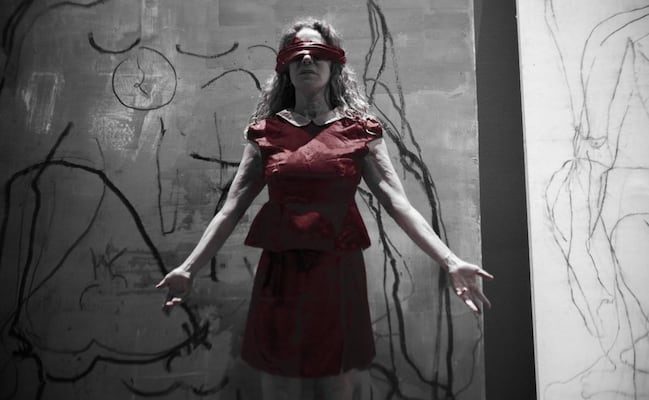 Maria Marshall crea un espacio de meditación y tensión en el ExTeresa