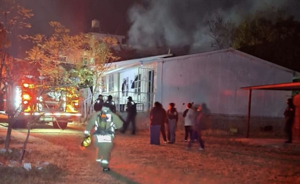 Bomberos llegan a la zona del incendio de Guanajuato (01/01/2026). Foto: Especial
