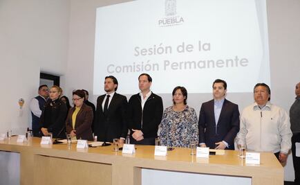 Congreso de Puebla guarda minuto de silencio por Martha Erika y Moreno Valle