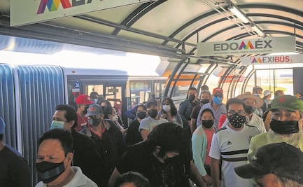 Al AIFA asisten miles, pero pocos vuelan