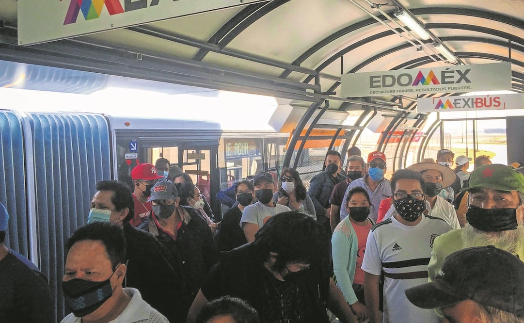 Algunos usuarios viajaron en el Mexibús desde Ojo de Agua hasta el AIFA, un trayecto de 20 kilómetros en 18 minutos. Foto: Diego Simón. EL UNIVERSAL