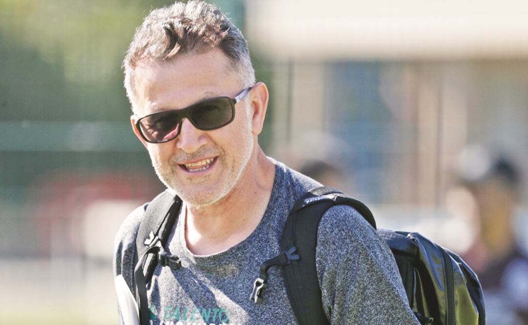 Previo al duelo en Dinamarca, Osorio ha usado tres playeras con leyendas diferentes; una con error ortográfico.