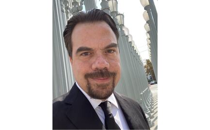 Periodista de EL UNIVERSAL ingresa a la HFPA para votar en los Globos de Oro