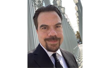 Periodista de EL UNIVERSAL ingresa a la HFPA para votar en los Globos de Oro