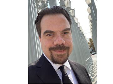 Periodista de EL UNIVERSAL ingresa a la HFPA para votar en los Globos de Oro