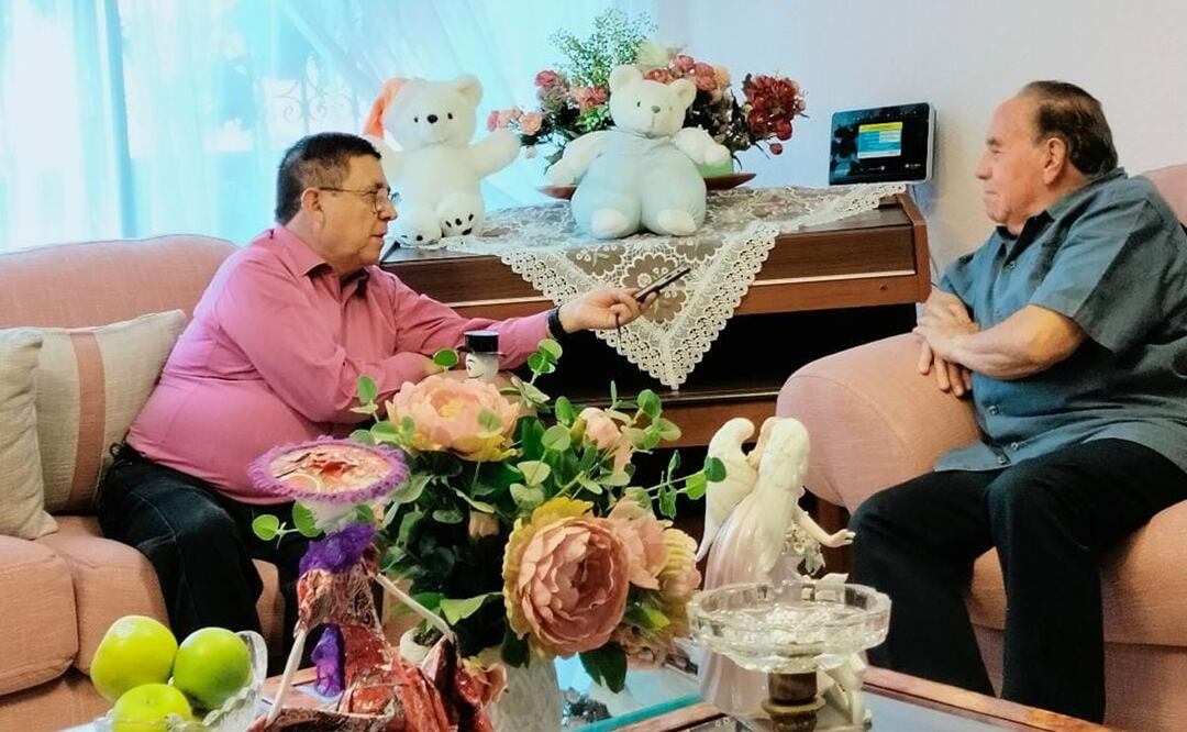 Edmundo Cázarez entrevista a José Luis Uribe Ortega, actual presidente del Club Primera Plana, para EL UNIVERSAL. / foto: cortesía.