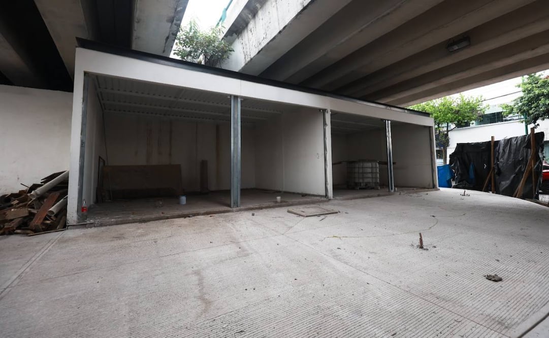 El gobierno de Toluca y la Junta de Caminos pondrá en renta los locales que se construyen en los bajo puentes de Paseo Tollocan.
Foto: Alejandro Vargas/EL UNIVERSAL