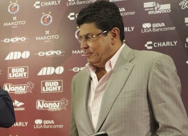 Correr a Fidel Kuri, opción para salvar al Veracruz