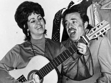 La flor en la tumba de Germán Valdés "Tin Tan" encierra una historia de amor con Rosalía Julián