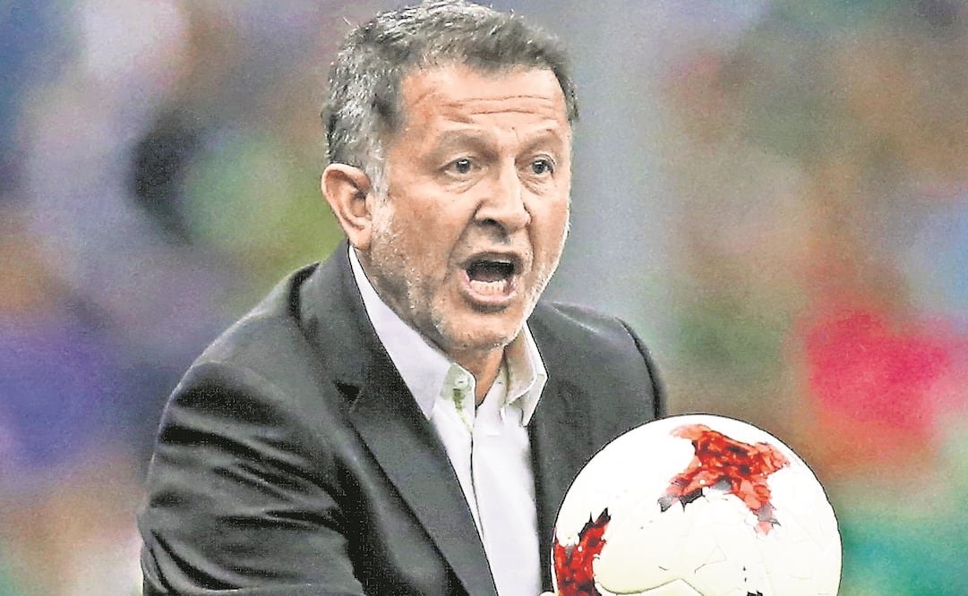 Juan Carlos Osorio poco a poco irá recibiendo a más elementos (EDGARD GARRIDO. REUTERS)