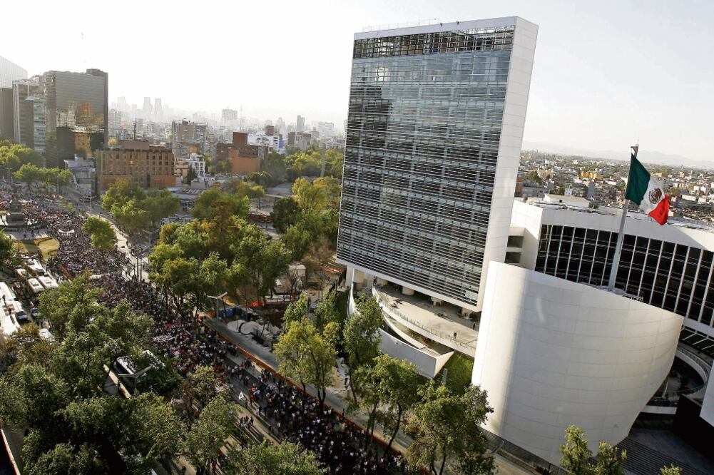 Desde su inauguración, en el recinto legislativo se han registrado problemas con el funcionamiento de elevadores, goteras e instalaciones eléctricas (ARCHIVO EL UNIVERSAL)