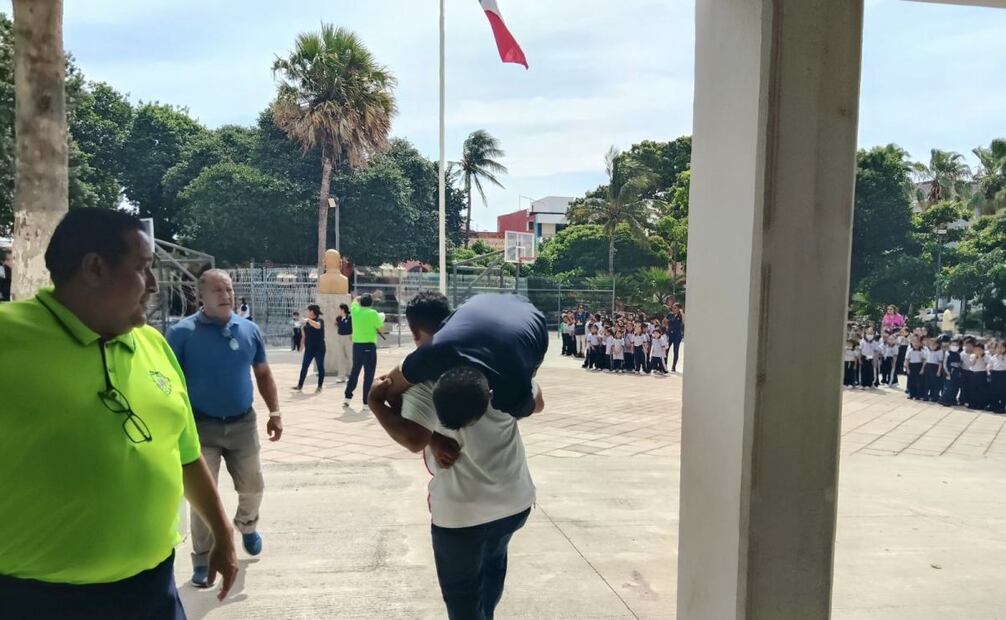 Simulacro revive el dolor y la pérdida que sufrieron miles de personas en el Istmo de Oaxaca con los sismos de 2017.
Foto: Especial.