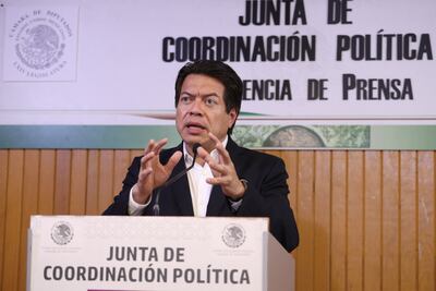 Va Morena por hacer encuestas ciudadanas cada año