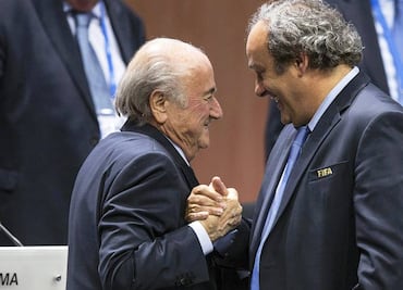 Comisión ética de la FIFA investiga a Blatter y Platini
