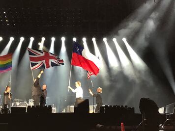 Paul McCartney confunde bandera de Texas con la de Chile