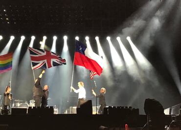 Paul McCartney confunde bandera de Texas con la de Chile