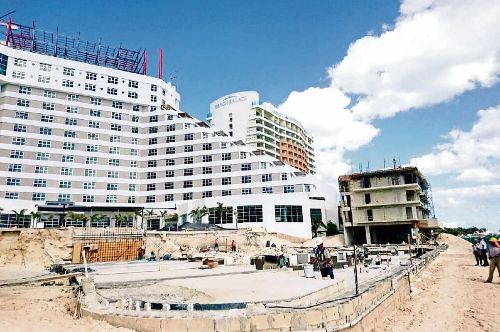 Hace dos semanas, la Profepa clausuró obras de ampliación del hotel Meliá en Cancún por afectaciones a la duna costera (PROFEPA)