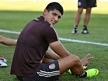 Alan Pulido se acerca al Cruz Azul; ignoraría a las Chivas