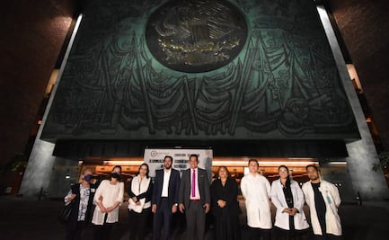 San Lázaro se ilumina de blanco para conmemorar el Día del Cáncer de Pulmón 