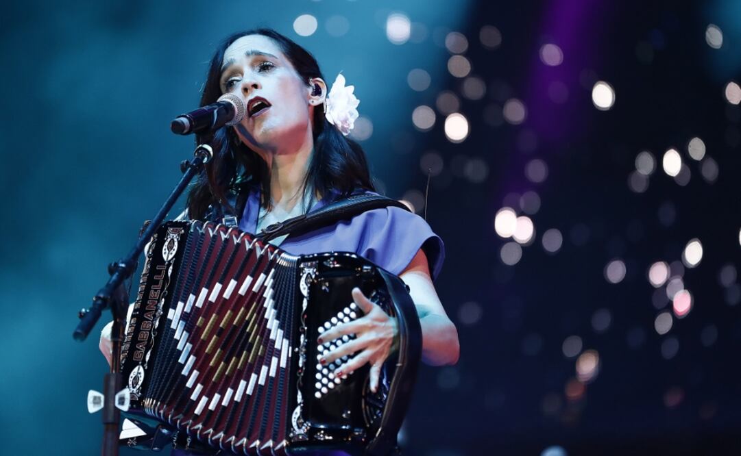 Julieta Venegas se presentará este sábado 16 de marzo en la explanada del Zócalo capitalino. Foto: Alejandro Acosta/ EL UNIVERSAL
