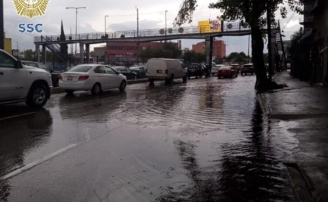 Lluvias dejan encharcamientos en Circuito Interior. Foto: Especial
