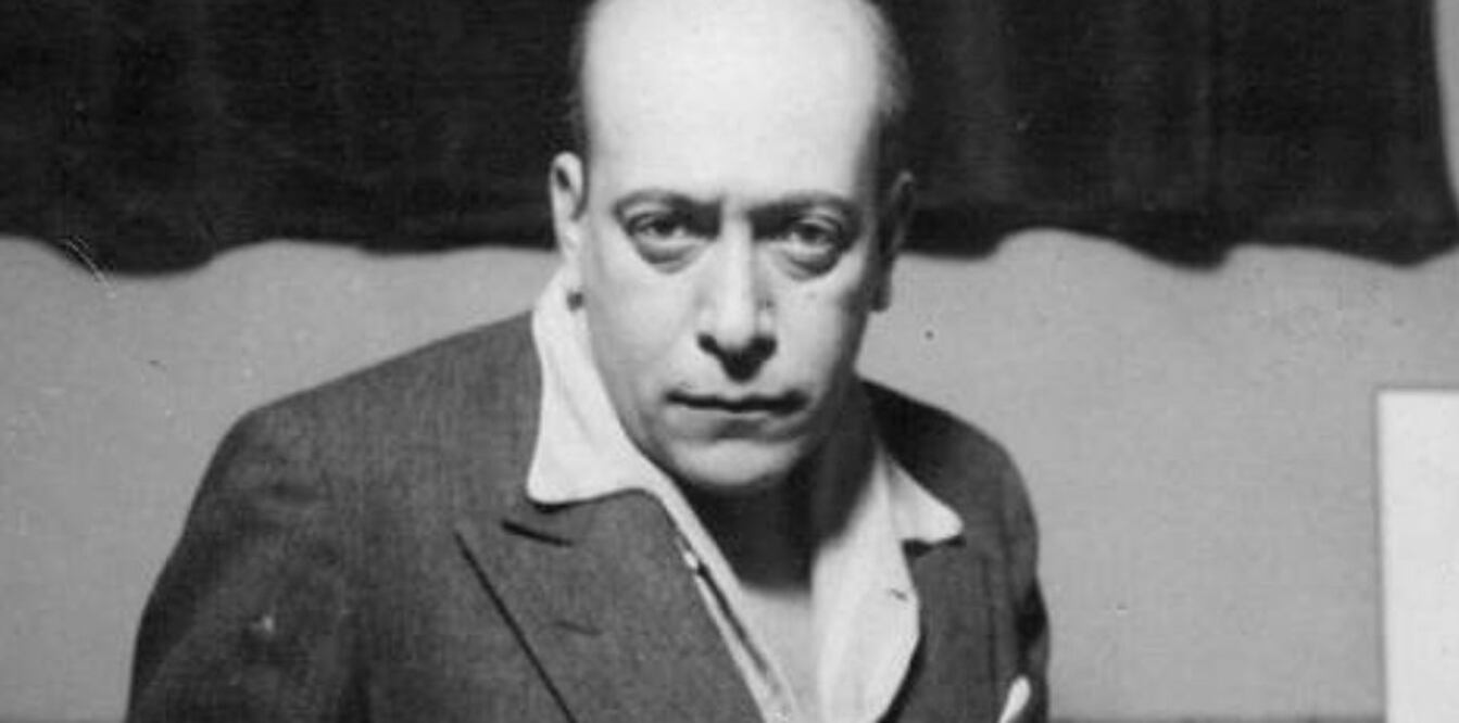 Juan Emar (Álvaro Yáñez Bianchi): autor de Umbral, Ayer y Un año; pionero vanguardista hoy revalorizado.