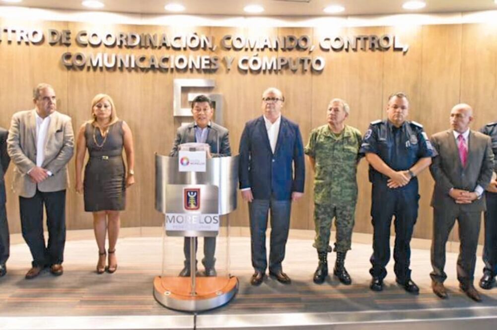 El gobernador Graco Ramírez asistió a la conferencia de prensa en el Centro de Coordinación, Comando, Control, Comunicaciones y Computo (C5) de Morelos (ESPECIAL)