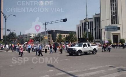 En apoyo a CNTE, padres protestan en Gobernación